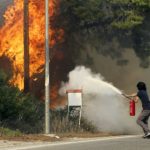 ΔΗΛΩΣΗ ΤΩΝ ΕΚΠΡΟΣΩΠΩΝ ΤΩΝ ΠΑΡΕΜΒΑΣΕΩΝ ΑΘΜΙΑΣ ΚΑΙ ΒΘΜΙΑΣ ΕΚΠΑΙΔΕΥΣΗΣ: ΑΛΛΗΛΕΓΓΥΗ ΚΑΙ ΣΥΜΠΑΡΑΤΑΣΗ ΣΤΟΥΣ ΠΛΗΓΕΝΤΕΣ ΤΩΝ ΠΥΡΚΑΓΙΩΝ ΑΓΩΝΑΣ ΓΙΑ ΝΑ ΑΝΑΤΡΑΠΕΙ Η ΠΟΛΙΤΙΚΗ ΠΟΥ ΚΑΝΕΙ ΣΤΑΧΤΗ ΤΗ ΖΩΗ ΜΑΣ